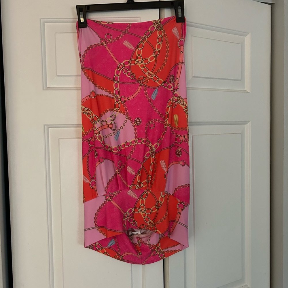 Julian Chang poly/spandex Pink and Orange Chain Print lower cut top small
